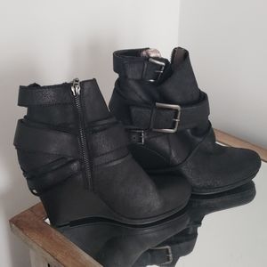 DKNYC Booties
